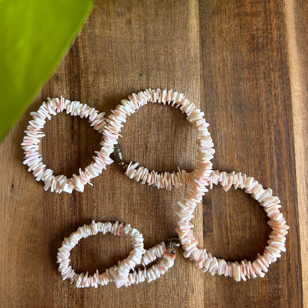 ☀️Elegant Pink Shell Necklace & Bracelet Set